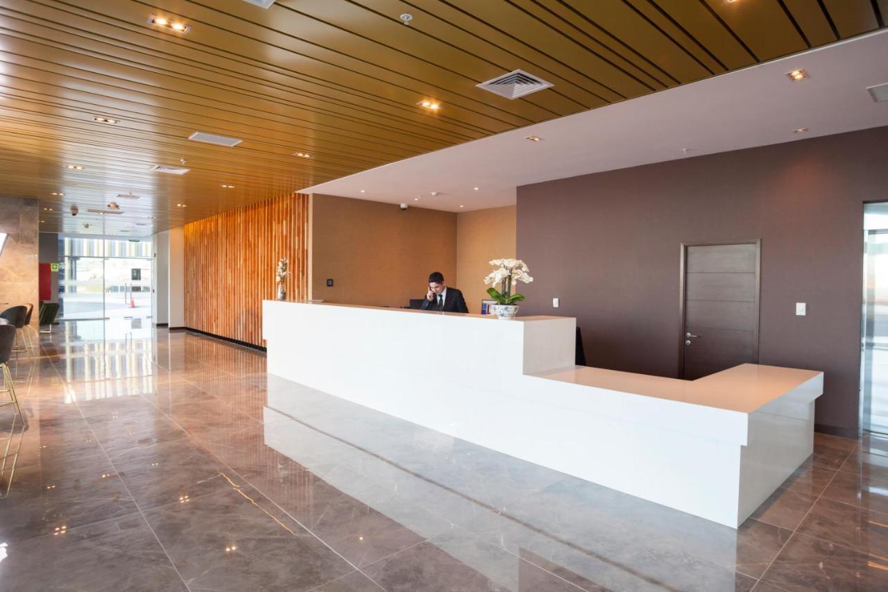Mds Hotel Chillán Dış mekan fotoğraf Reception desk at the airport